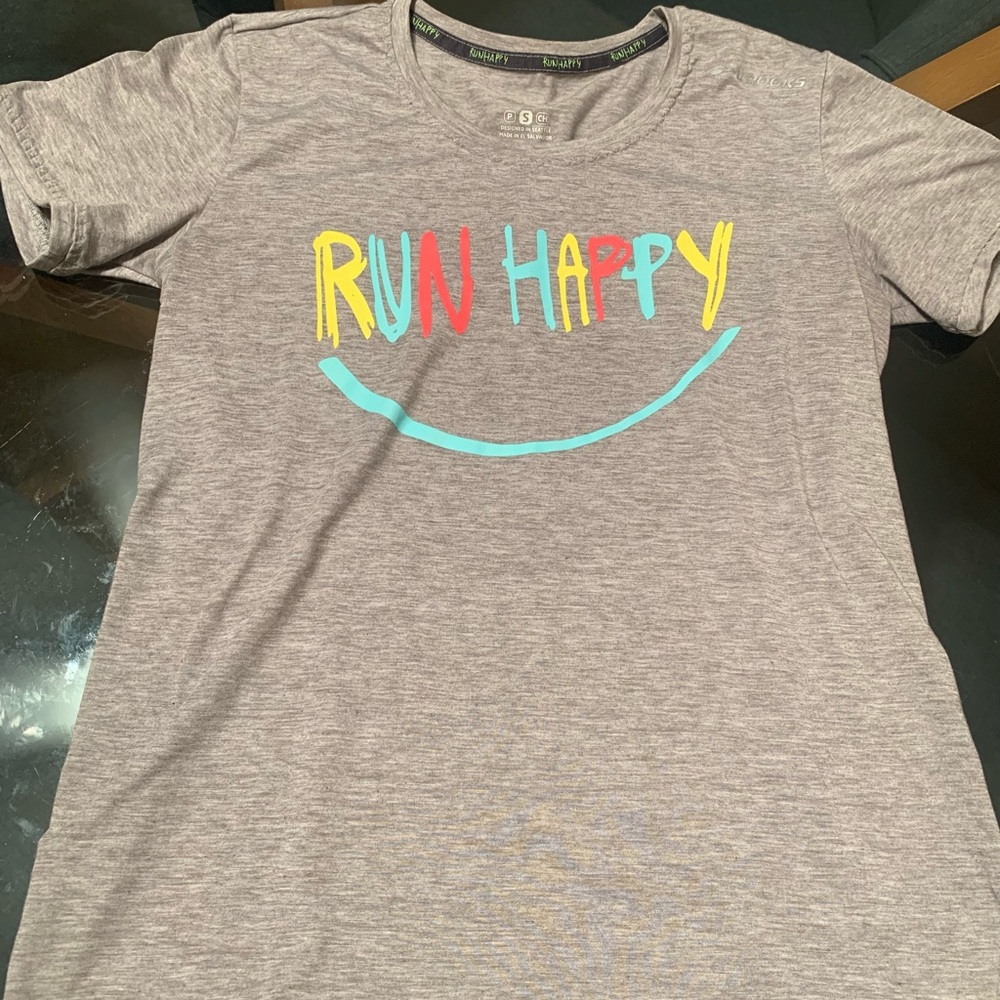 Brooks run happy t shirt